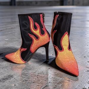 Thalia Sodi NWT Sz 5 Black & Orange Flame Rhinestone Heeled Boots (SH259)